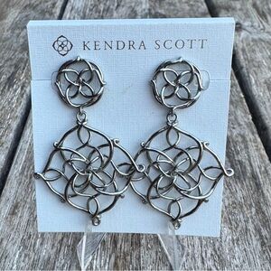 🪩Kendra Scott Kelly Statement Drop Earrings – Rhodium Tone🪩